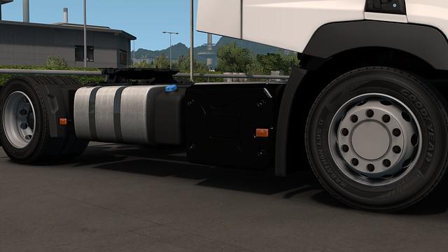 Realistic exhaust cover for Renault Range T v1.0