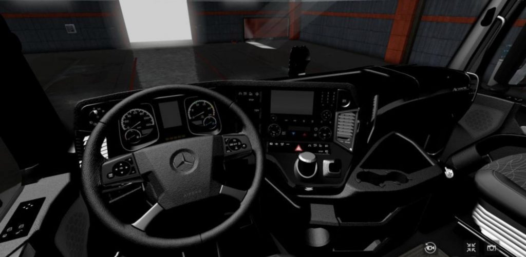 Mercedes MP4 Full Black Interior 1.36.x